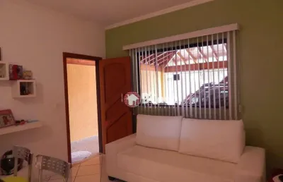 Sobrado com 2 dormitórios sendo 1 suíte e ampla varanda à venda no parque santo antônio - taubaté/sp