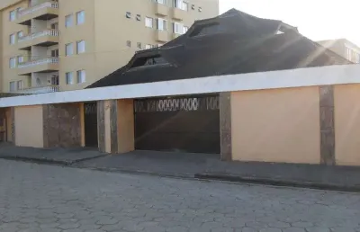 Casa para venda em peruíbe, centro, 8 dormitórios, 2 suítes, 3 banheiros, 8 vagas