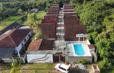 Casa na praia com piscina e 2 quartos em itanhaém por r$ 170.000,00