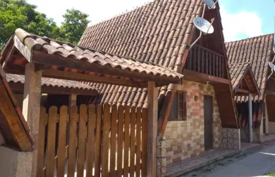 Casa na praia com piscina e 2 quartos em itanhaém por r$ 200.000,00