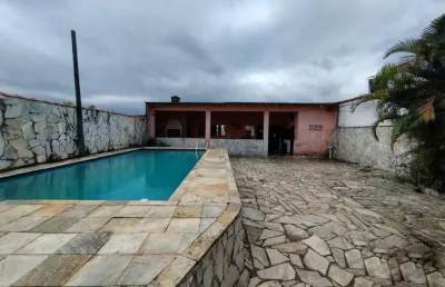 Casa na praia com piscina e 6 quartos em itanhaém por r$ 270.000,00