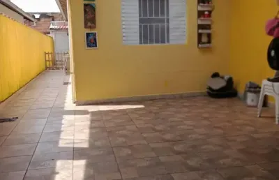 Casa na praia com 2 quartos em itanhaém por r$ 250.000,00