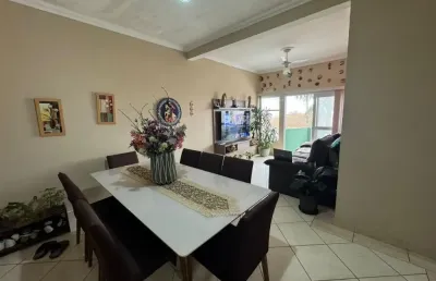 Apartamento à 100m do mar com 3 quartos em peruíbe.