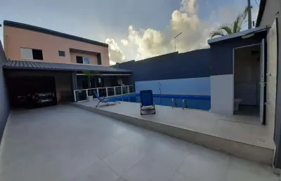 Casa com 6 quartos, piscina e área gourmet em itanhaém.