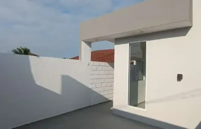 Casa com piscina, 2 quartos e churrasqueira em itanhaém.