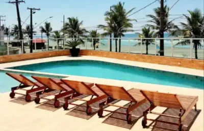 Apartamento frente mar com piscina e 2 quartos em mongaguá.