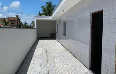 Casa à 127m do mar com 4 quartos e área gourmet em itanhaém.