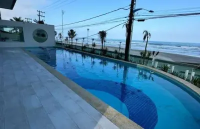 Apartamento frente mar com 3 quartos e piscina em mongaguá.