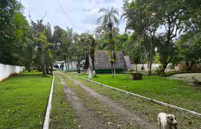 Chácara com 8 quartos, piscina e área gourmet em itanhaém.