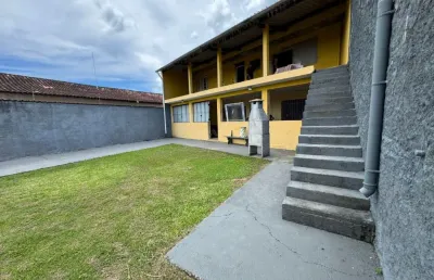 Casa com 4 quartos, churrasqueira e espaço para piscina em itanhaém.