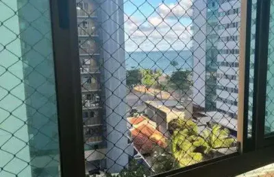 Apto a 50 metros da praia com uma bela vista do mar