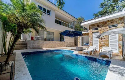 Linda casa com 3 dormitórios, área gourmet completa com vista livre para mata de preservação - oportunidade!!!