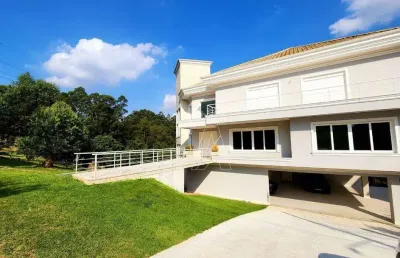 Casa de altíssimo padrão para locação no tamboré 02