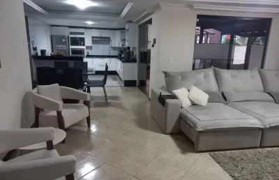 Casa com 4 quartos à venda na Rua Júlio Espanhol Vicente, 01, Olaria, Nova Friburgo