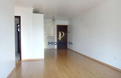 Excelente apartamento com 2 dormitórios e terraço coberto no bairro ana rech em