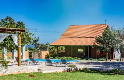 Pousada com área 72.000m2, 5 chalés , casa caseiro e muito mais. pirenópolis go