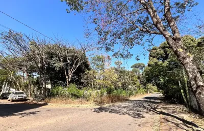 Vendo 2 lotes separados com 381m2 cada, esquina e contra-esquina