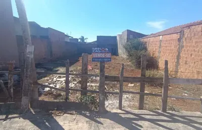 Terreno à venda na Rua Armelindo Baghin, Parque das Árvores, Araras