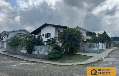 Casa com 3 quartos à venda na Rua José Fabre, Mina Brasil, Criciúma