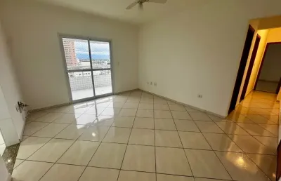 Apartamento 02 dormitórios, 01 suíte, com 86m de área útil, sacada gourmet com vista livre em andar alto para locação na vila guilhermina em praia grande-sp