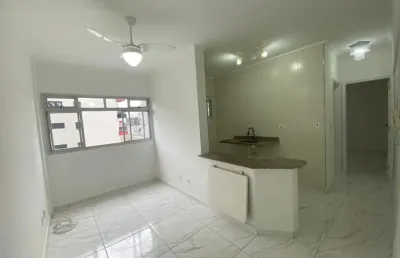 Apartamento 01 dormitórios, com elevador, frente mar no boqueirão, totalmente reformado, com vista livre e portaria 24hrs!!