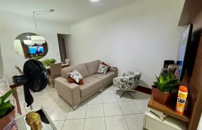 Oportunidade, na vila guilhermina, poucas quadras da praia,  02 dormitórios, com elevador e sacada com churrasquier.