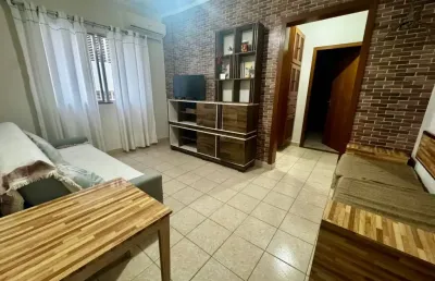 Apartamento 01 dormitório, mobiliado com elevador apenas 100m da praia do boqueirão!!