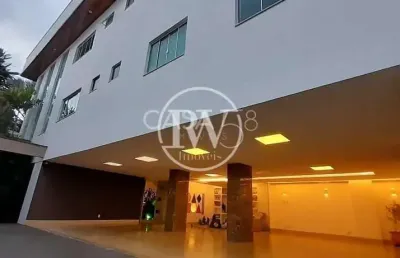 Mansão exclusiva de alto padrão no condomínio do lago | 830m² | 5 suítes
