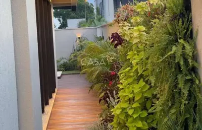 Casa vivás à venda, alto padrão, 278m² const + 100m² de deck, 560m² de terreno