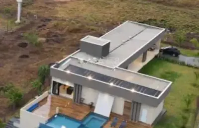 Casa térrea de alto padrão no condomínio monte sião – complexo arca parque