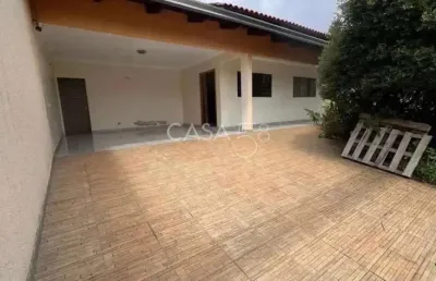 Casa ampla à venda – 3/4 com suíte, piscina e escritório – 420m² de terreno