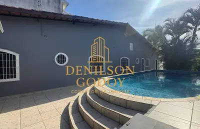 Casa na praia das palmeiras – conforto, espaço e lazer em bairro nobre.