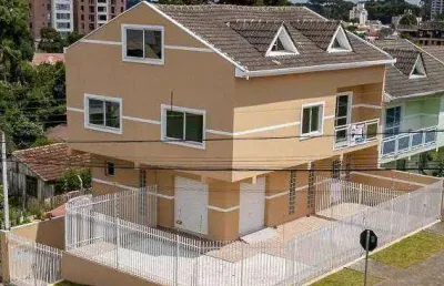 Casa com 3 quartos, 3 vagas e loja comercial à venda no tingui