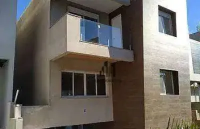 Sobrado tríplex em condomínio, 3 dormitórios, 310 m²- campo comprido