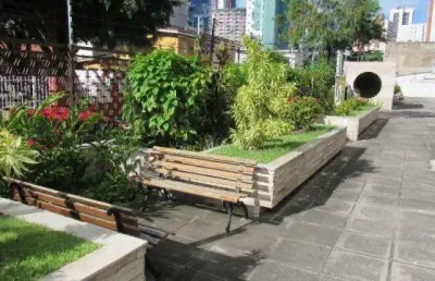 Apartamento em excelente localização. mobiliado, perto das avendidas domingos ferreira e ribeiro de brito.