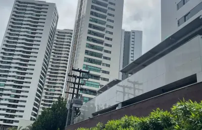Excelente apartamento, com todo conforto, localizado em uma região arborizada, perto de mercado, shopping