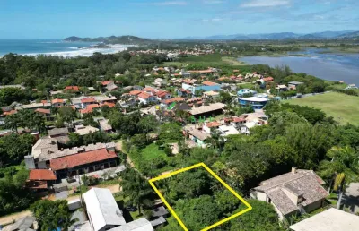 Lindo terreno a venda na da praia da ferrugem a 150m da lagoa e a 800m da praia.