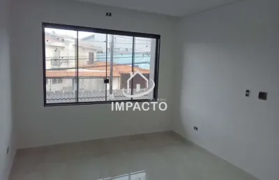 Sobrado com 3 dormitórios sendo 1 suíte com varanda e 2 vagas