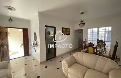 Sobrado com 3 dormitórios sendo 1 suíte e 3 vagas à venda