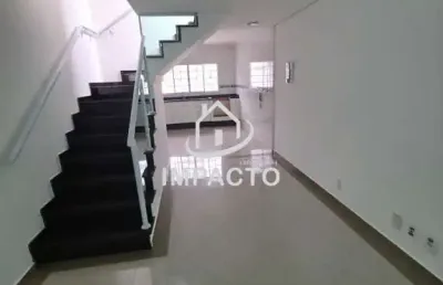 Sobrado com 2 dormitórios, 2 vagas e área gourmet com churrasqueira