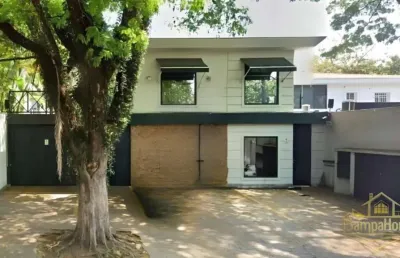 Casa comercial localizada no jardim europa - alameda famosa por suas lojas de griff