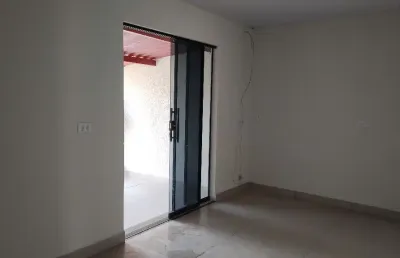 Casa bairro luizote de freitas. r$250000.00, aceita carro