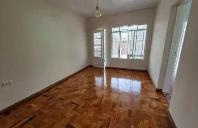 Casa 2 dormitórios aluguel r$ 2.000,00 aceita depósito (à 350 metros estação do metrô vila prudente)