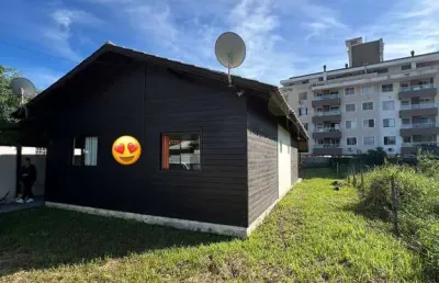 Casa com 2 quartos à venda na Rua Flores, 19, Praia de Fora, Palhoça