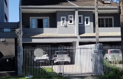 Sobrado 3 quartos e 3 vagas de garagem no novo mundo