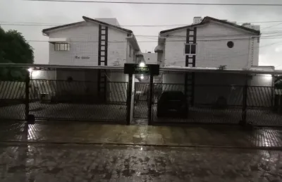 Casa sobrado nascente em condomínio fechado no bessa – 3 quartos (2 suítes), quintal e a 500m da praia! r$ 470 mil