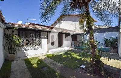 Casa linear em rua arborizada e bucólica em itaipu!!!