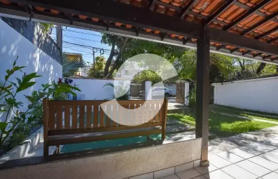 Casa linear em rua arborizada e bucólica em itaipu!!!