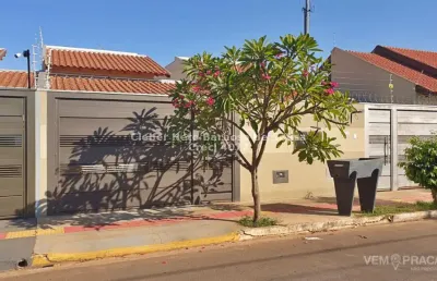 Móvel semi novo com 3 quartos sendo dois apartamentos!