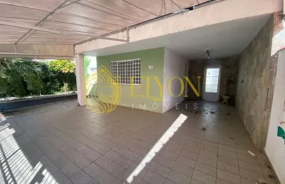 Casa com 3 quartos para alugar na Vila Paraiba, Guaratinguetá 